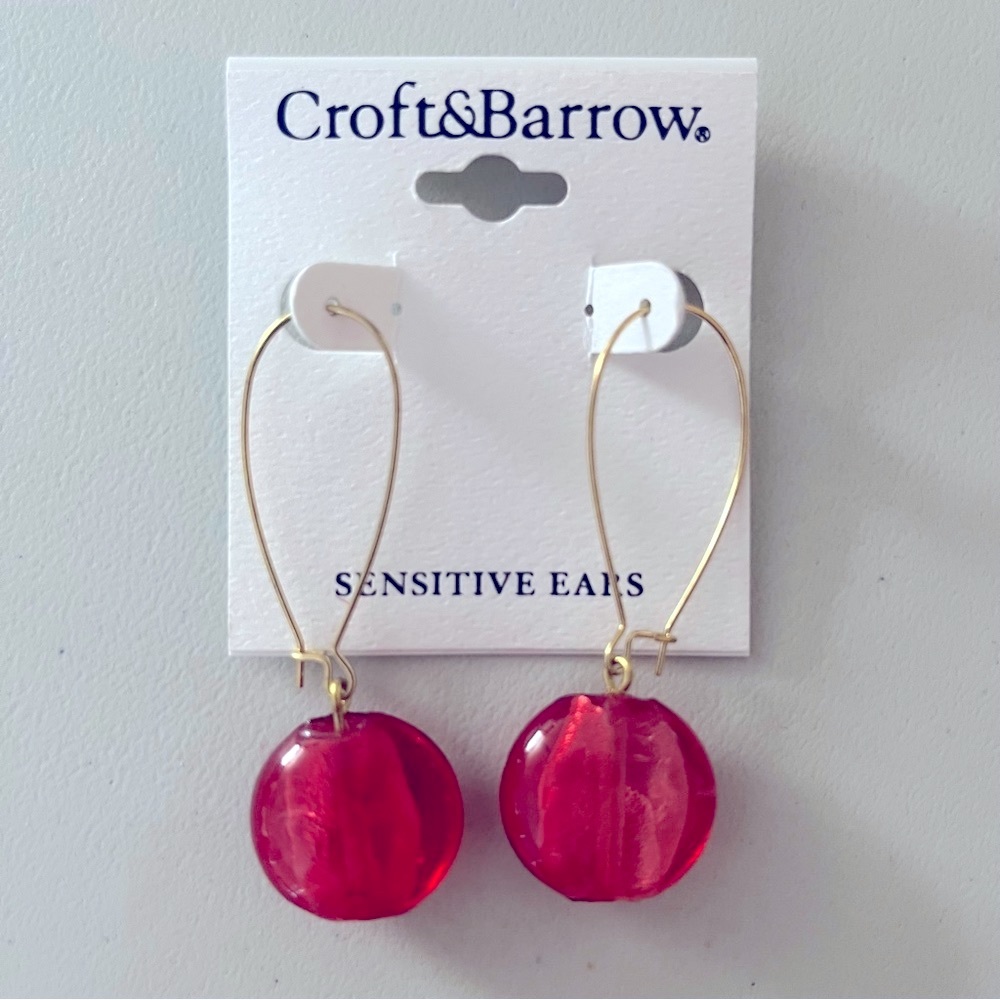 New Croft & Barrow Red Pink Glass Bead Gold Tone Dangle Earrings Holidays 2.25”